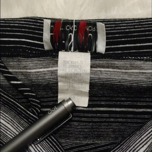 VINTAGE B&W Striped Speghetti Strap Crop Top - Picture 11 of 13